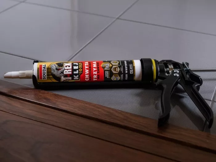 Klej montażowy T-Rex Gold w pistolecie do kartuszy